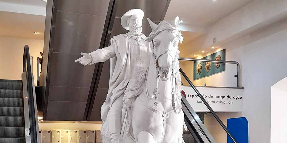 rioecultura : MHN : estatua equestre