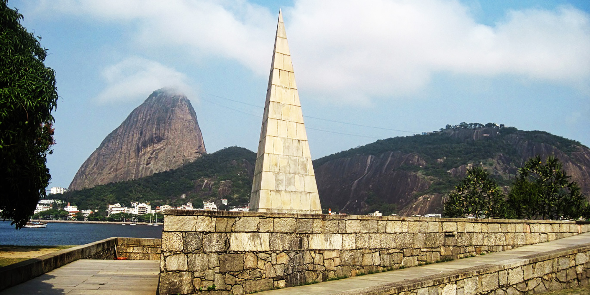 Monumento a Est&aacute;cio de S&aacute;